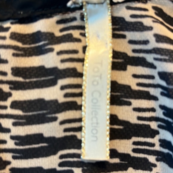 To go collection size XL Sleeveless sheer blouse with exposed zipper in back - Picture 7 of 7